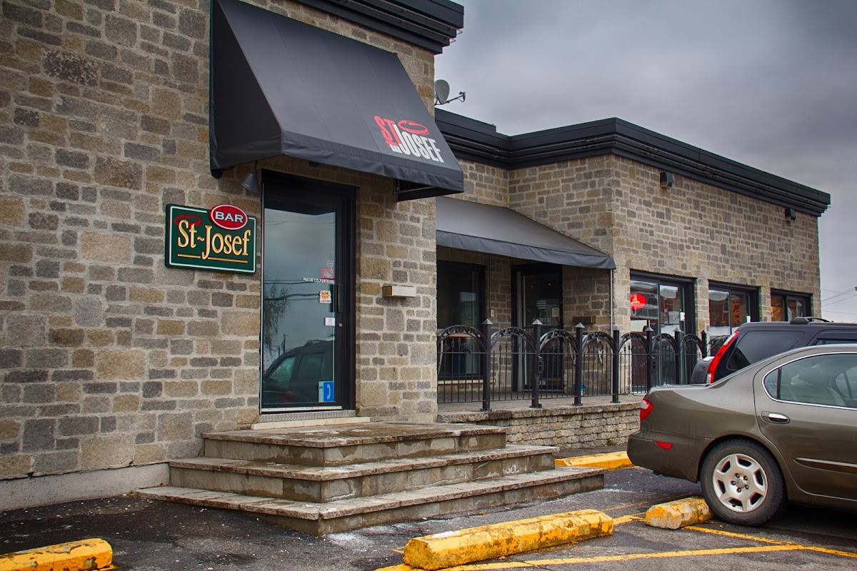 BAR ST-JOSEF - Photo 1