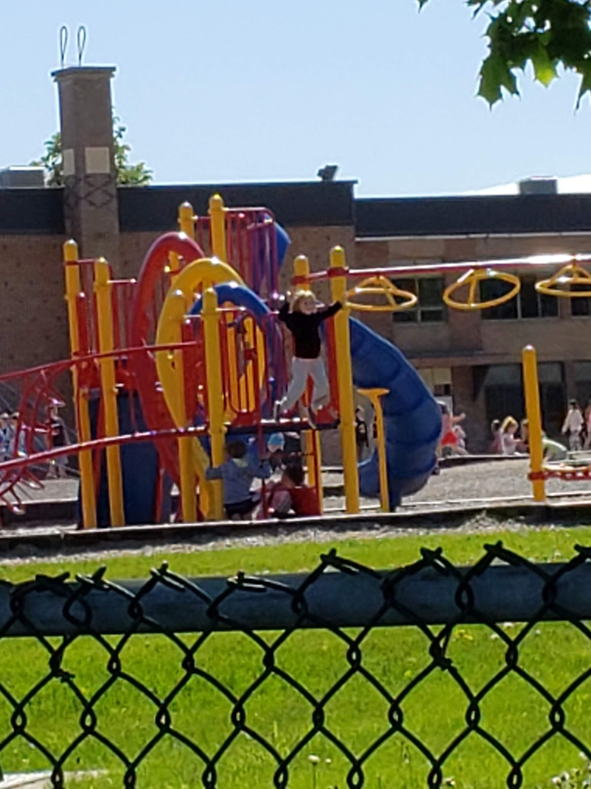 Joachin Acosta, Sheila - Photo 1